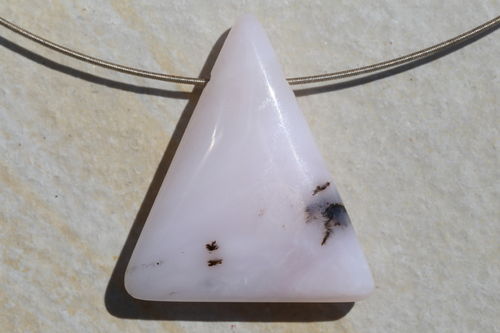 Pink Opal Dreieck gebohrt P02-